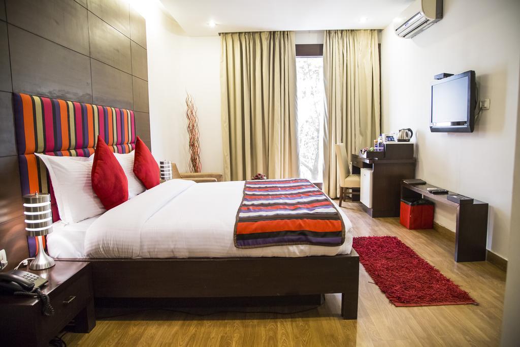 Hotel La Suite New Delhi Buitenkant foto