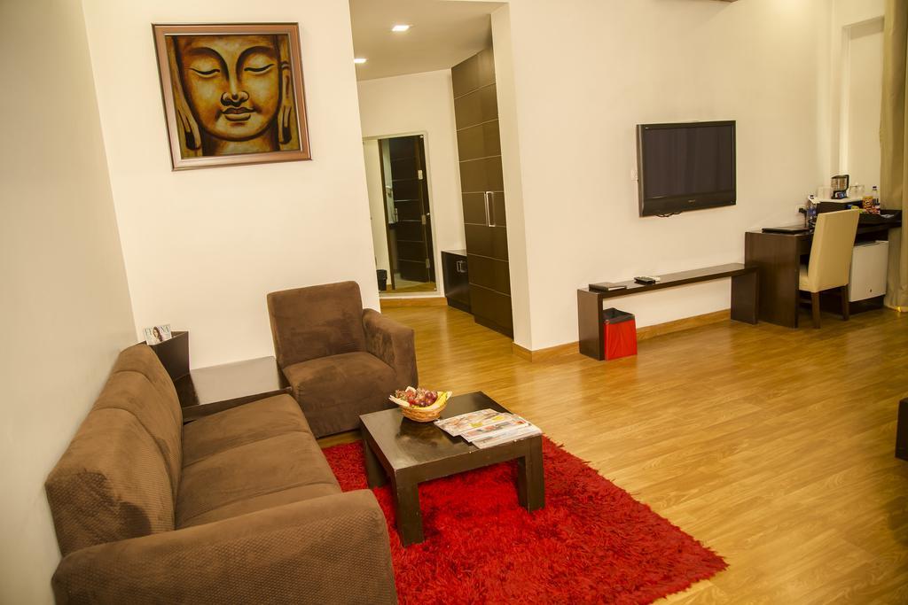 Hotel La Suite New Delhi Buitenkant foto